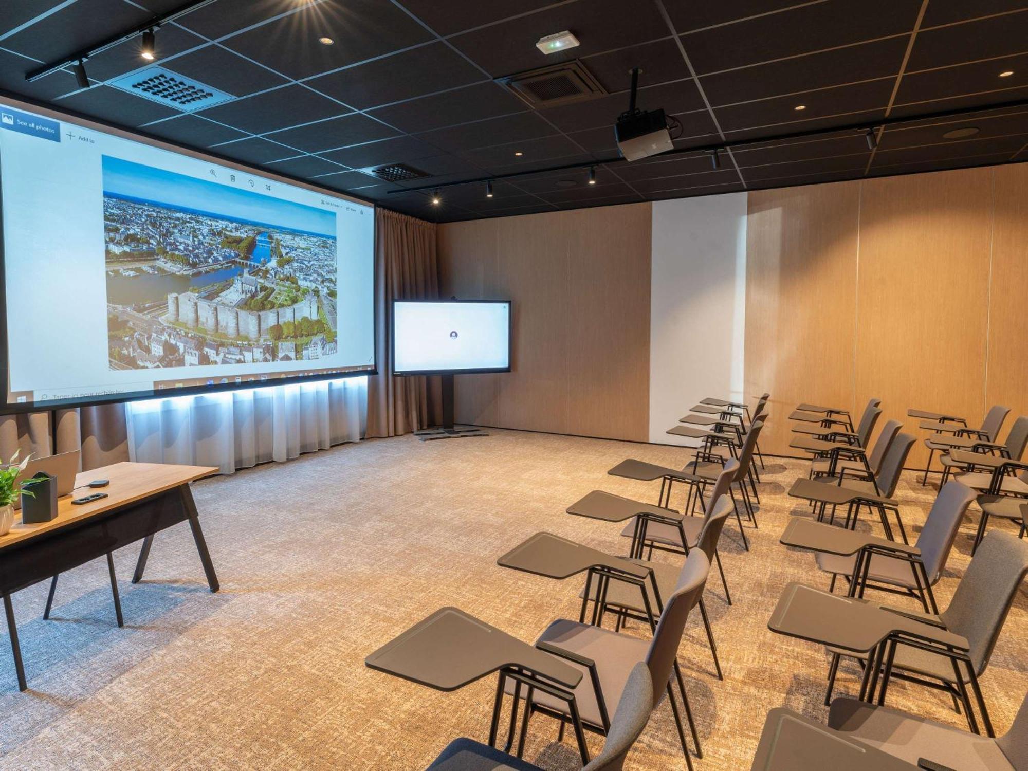 Novotel Angers Lac De Maine Zewnętrze zdjęcie