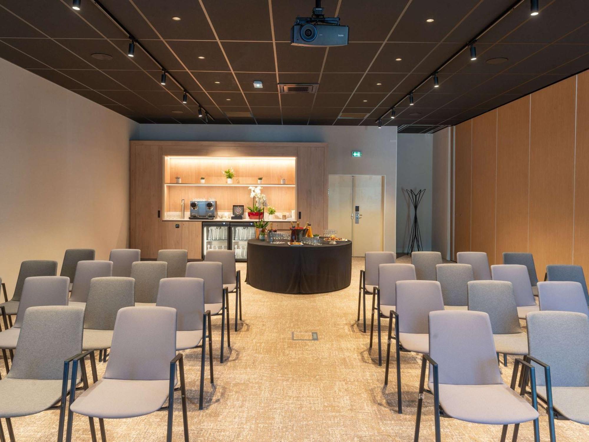 Novotel Angers Lac De Maine Zewnętrze zdjęcie